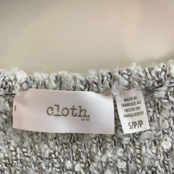 Cross Over Sweater - Picture 2 of 4